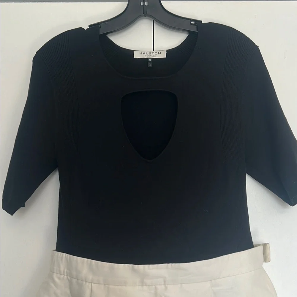 HALSTON - Elegant Black and Cream Skirt